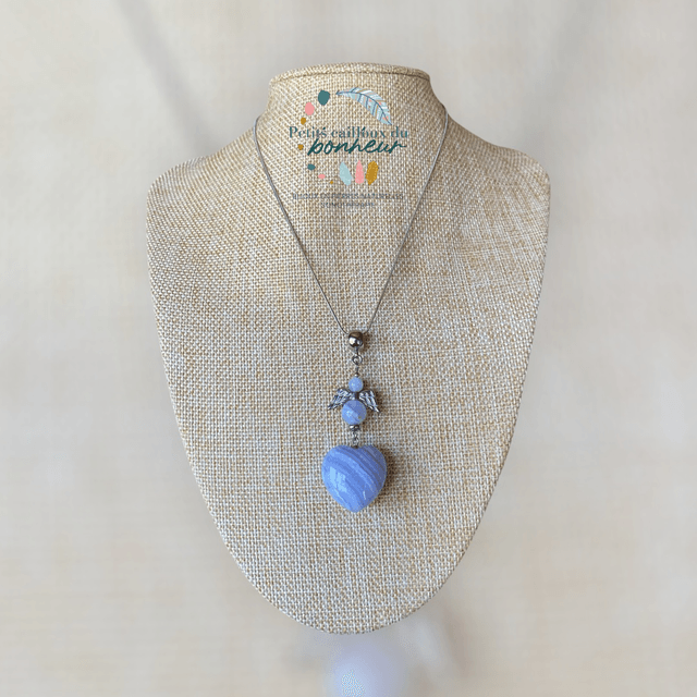 Collier cœur et ange en calcédoine – Sérénité & communication