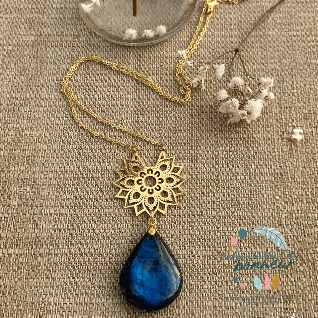 Collier lotus en Labradorite
